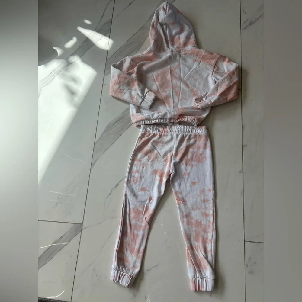 Guess Kids Pink and White Tie-Dye Set - Picture 5 of 8
